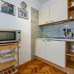 דירה 7 *