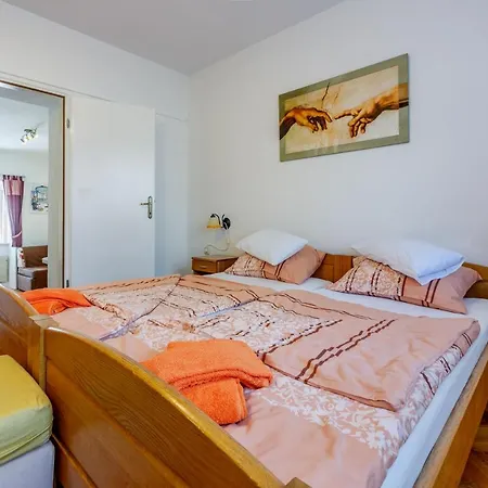 7 Apartment *
