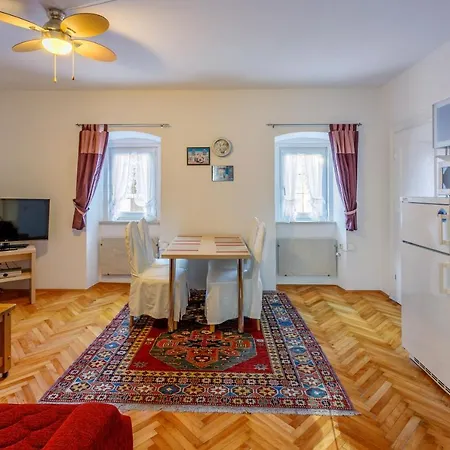 7 Apartment *